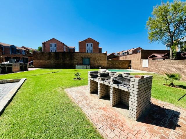2 Bedroom Property for Sale in Vorna Valley Gauteng