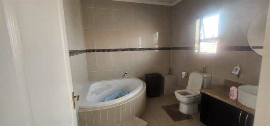 4 Bedroom Property for Sale in Kyalami Glen Estate Gauteng