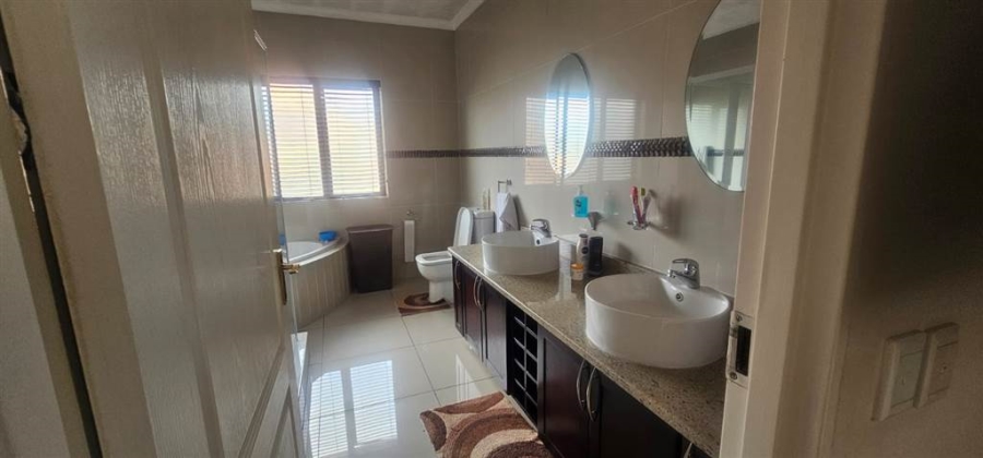 4 Bedroom Property for Sale in Kyalami Glen Estate Gauteng