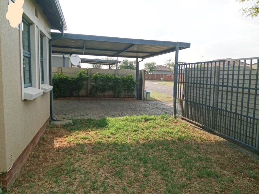 3 Bedroom Property for Sale in Andeon Gauteng