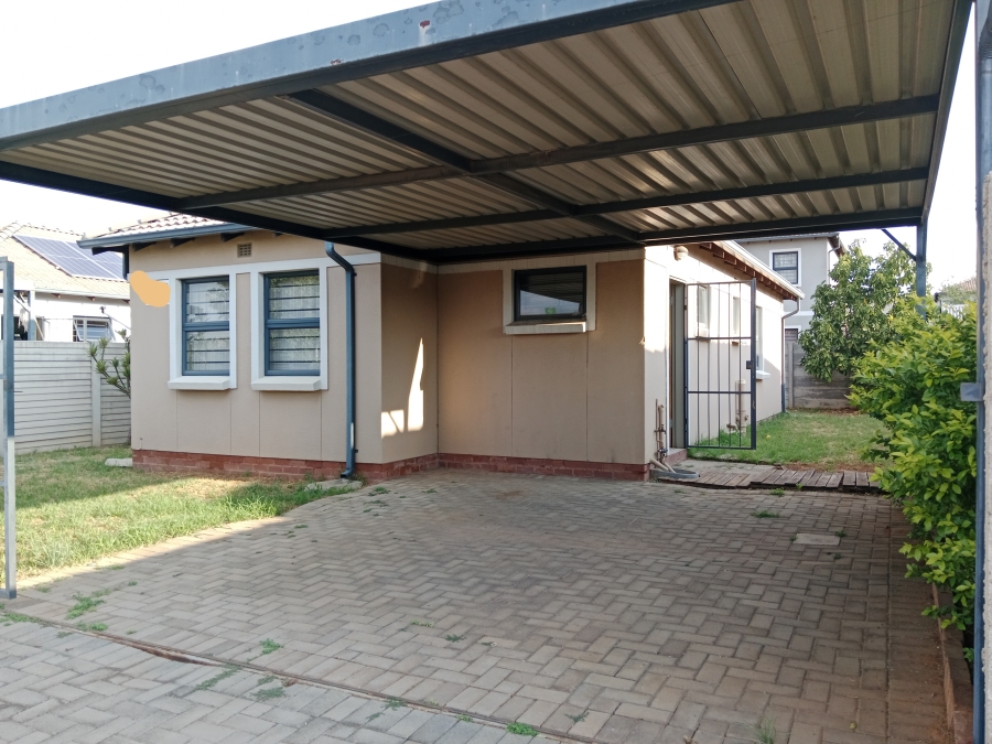 3 Bedroom Property for Sale in Andeon Gauteng