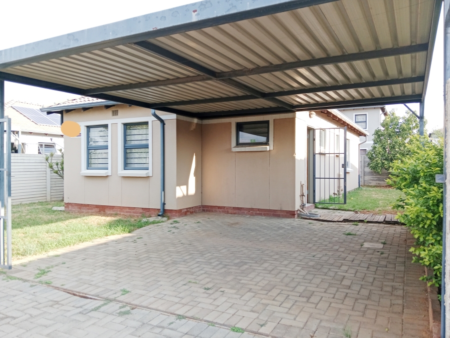 3 Bedroom Property for Sale in Andeon Gauteng