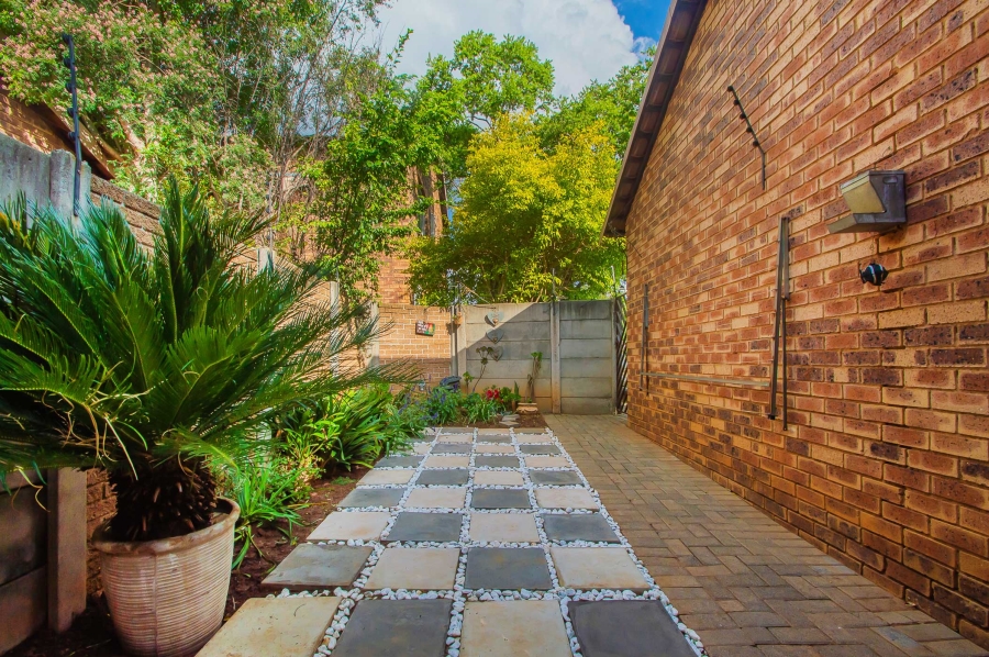 3 Bedroom Property for Sale in Allens Nek Gauteng