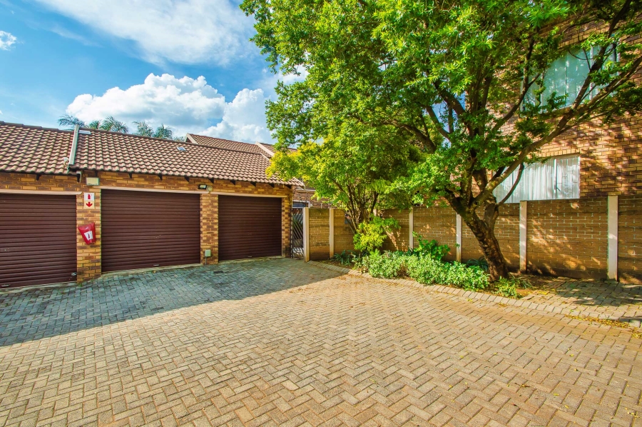 3 Bedroom Property for Sale in Allens Nek Gauteng