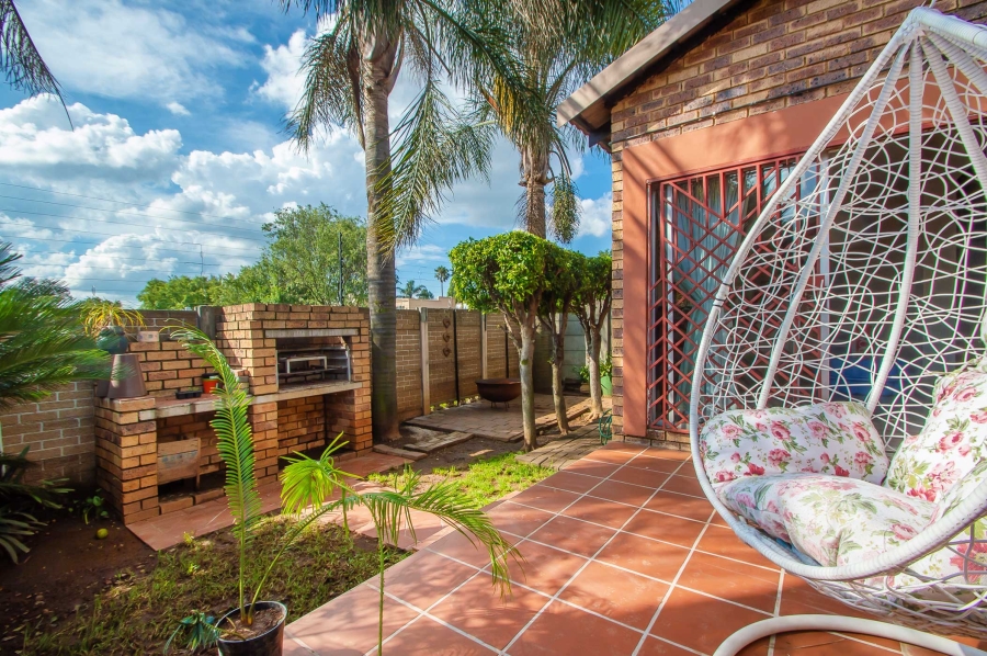 3 Bedroom Property for Sale in Allens Nek Gauteng