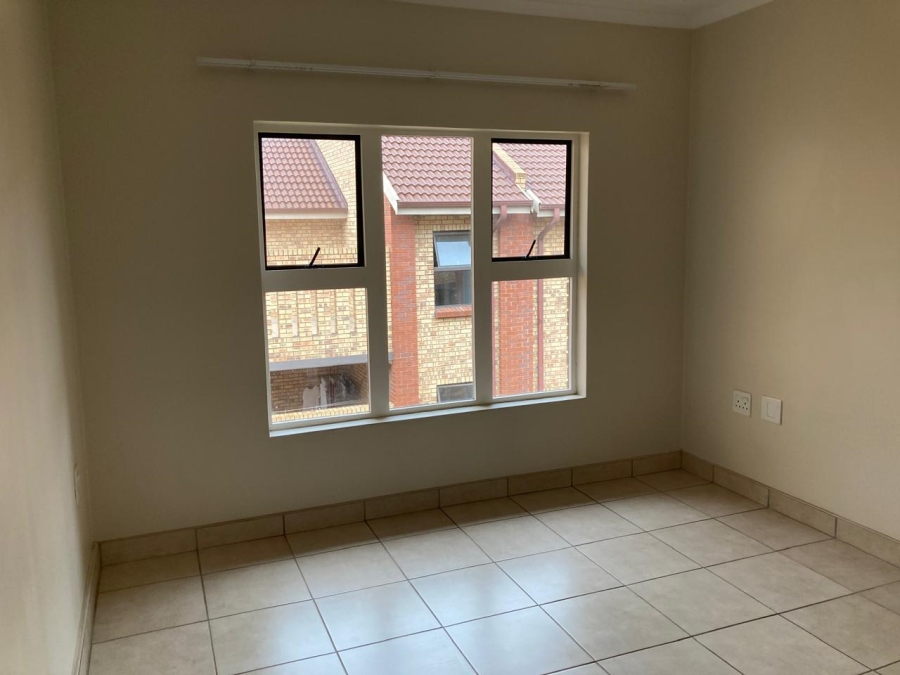 Room for rent in Equestria Gauteng. Listed by PropertyCentral