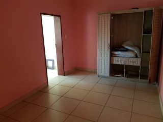 To Let 1 Bedroom Property for Rent in Malvern Gauteng