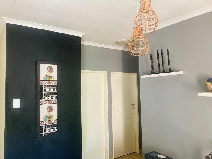 To Let 2 Bedroom Property for Rent in Castleview Gauteng