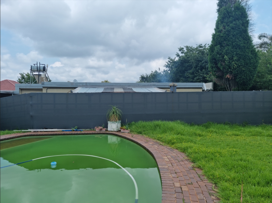 To Let 2 Bedroom Property for Rent in Horison Gauteng