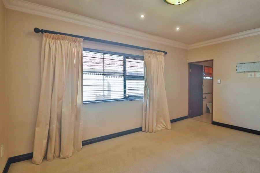 5 Bedroom Property for Sale in Sunnyridge Gauteng