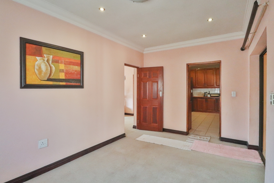 5 Bedroom Property for Sale in Sunnyridge Gauteng