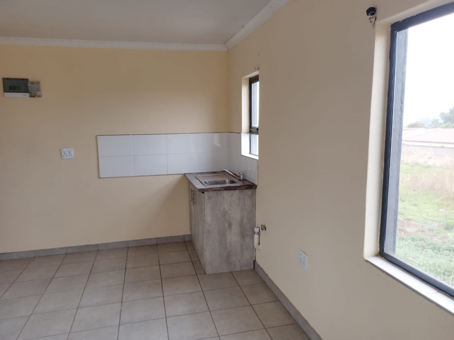 To Let  Bedroom Property for Rent in Protea Glen Gauteng
