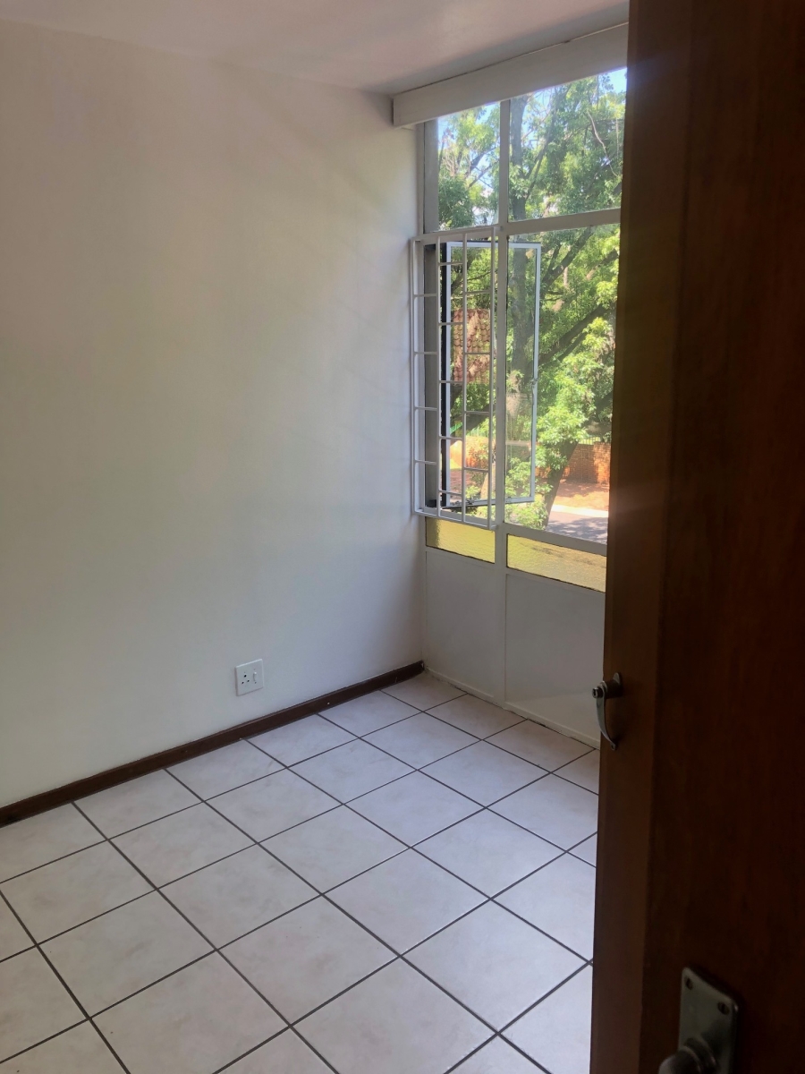 Room for rent in Brummeria Gauteng. Listed by PropertyCentral