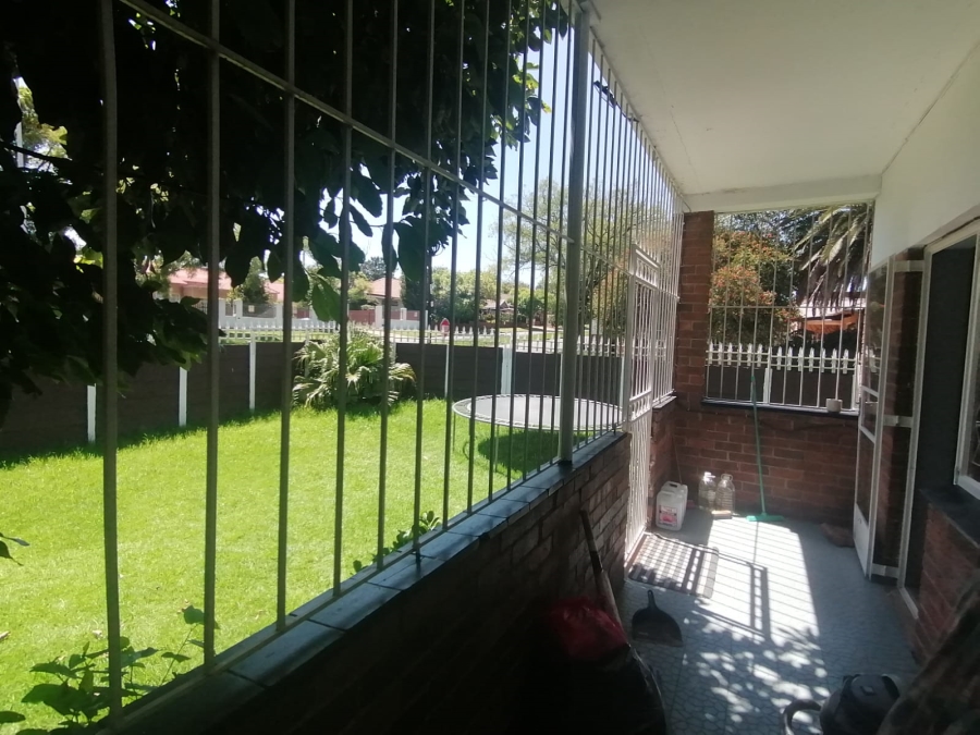 To Let  Bedroom Property for Rent in Florida Gauteng