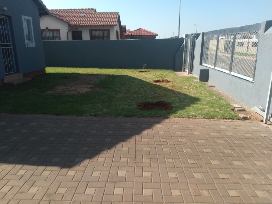 2 Bedroom Property for Sale in Dawn Park Gauteng