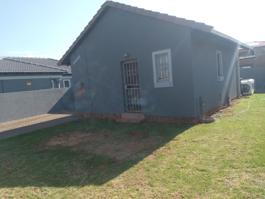 2 Bedroom Property for Sale in Dawn Park Gauteng