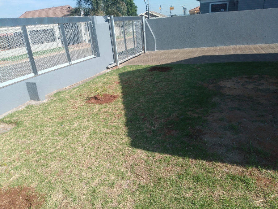 2 Bedroom Property for Sale in Dawn Park Gauteng