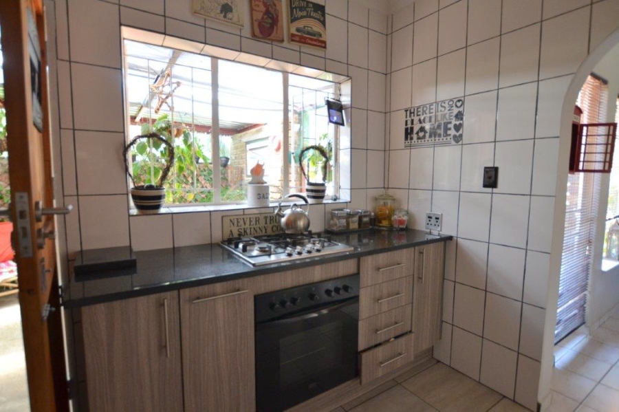 3 Bedroom Property for Sale in Kirkney Gauteng