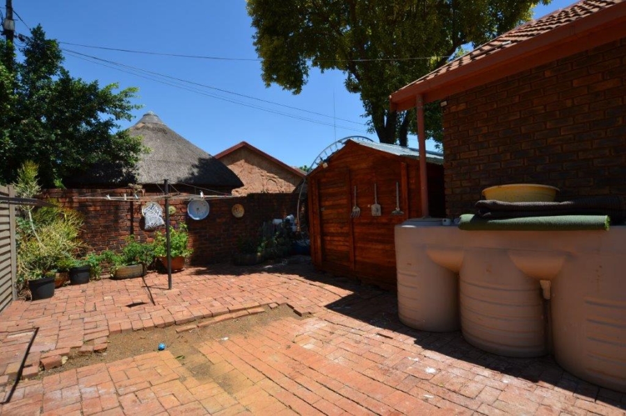 3 Bedroom Property for Sale in Kirkney Gauteng