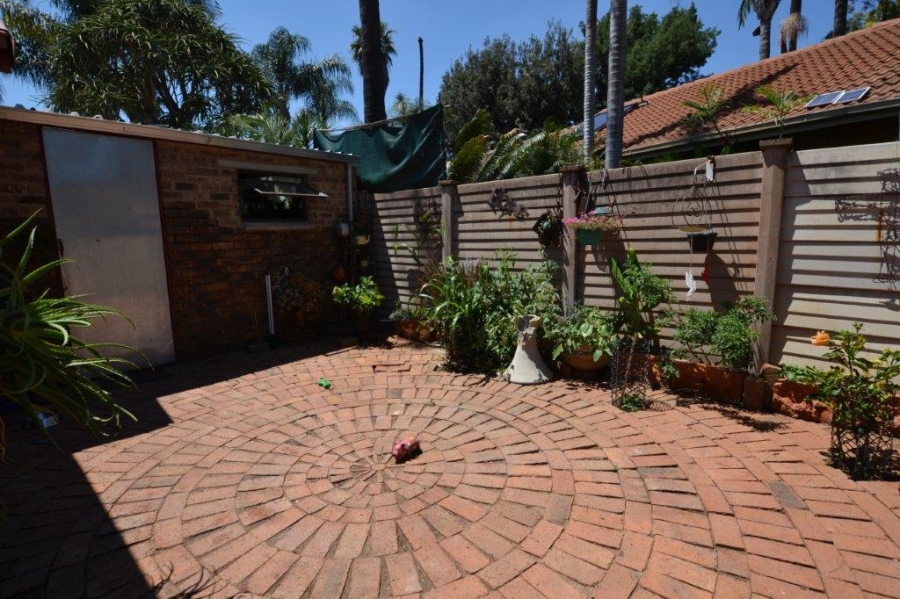 3 Bedroom Property for Sale in Kirkney Gauteng