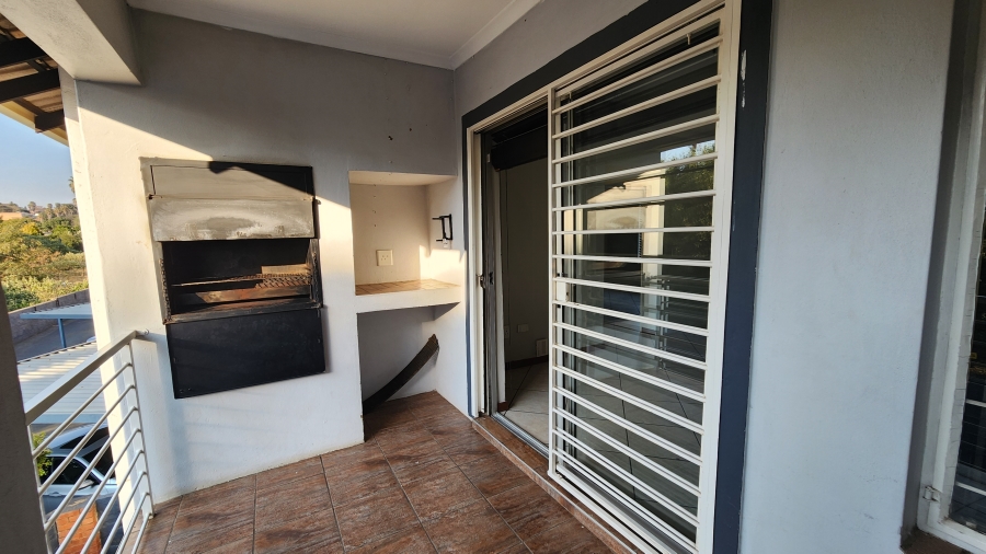 To Let 2 Bedroom Property for Rent in Florida Glen Gauteng