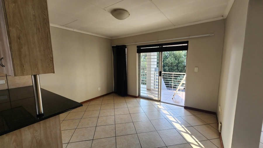 To Let 2 Bedroom Property for Rent in Florida Glen Gauteng