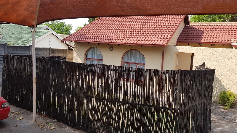 To Let 2 Bedroom Property for Rent in Bromhof Gauteng