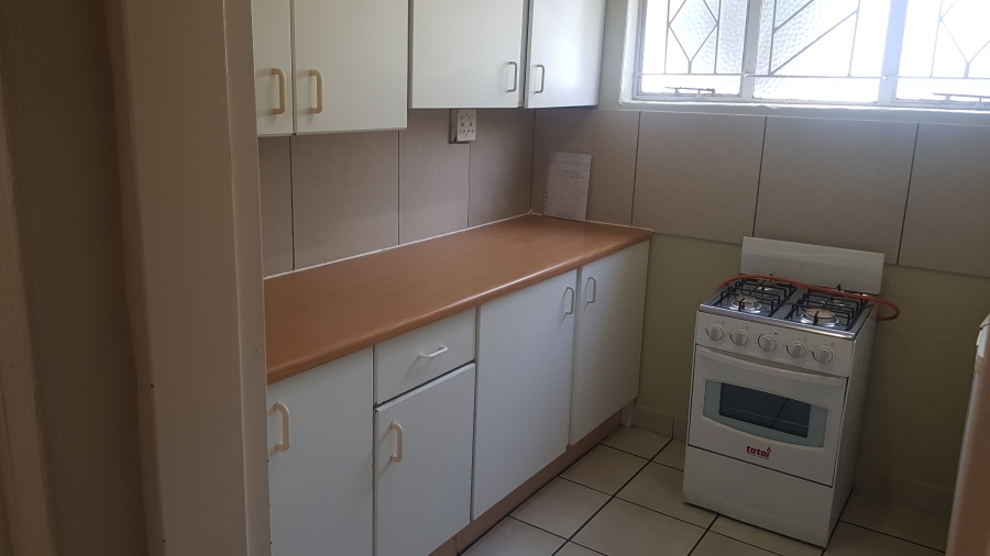 To Let 2 Bedroom Property for Rent in Bromhof Gauteng