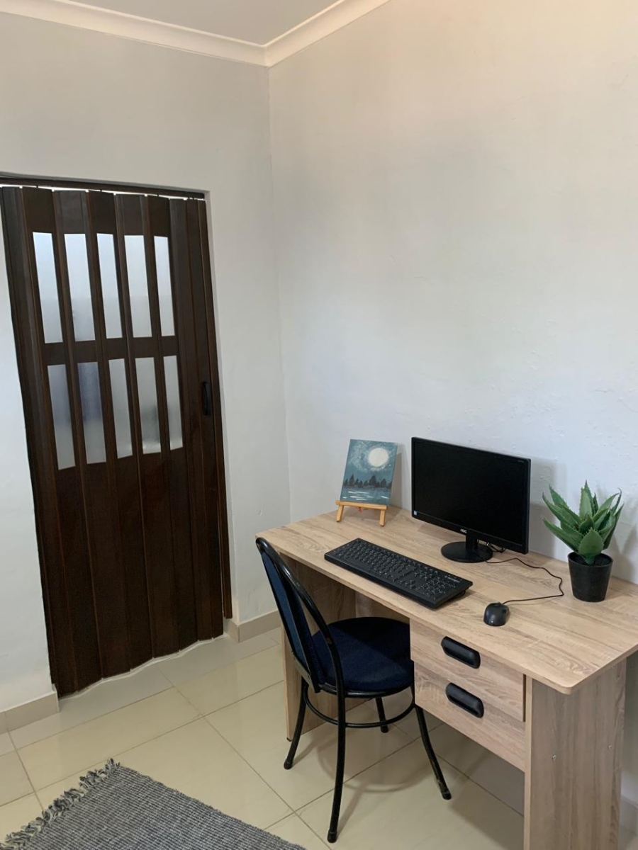 Room for rent in Ferndale Gauteng. Listed by PropertyCentral