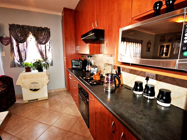 2 Bedroom Property for Sale in Eike Park Gauteng