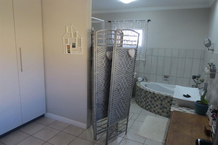 3 Bedroom Property for Sale in Stilbaai Wes Western Cape