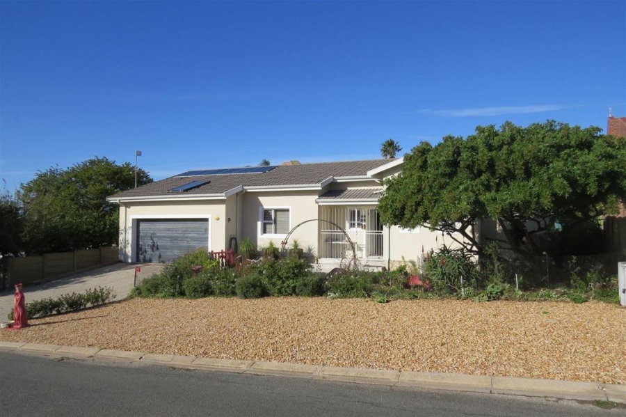 3 Bedroom Property for Sale in Stilbaai Wes Western Cape