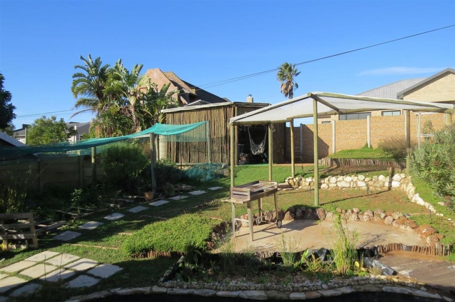 3 Bedroom Property for Sale in Stilbaai Wes Western Cape