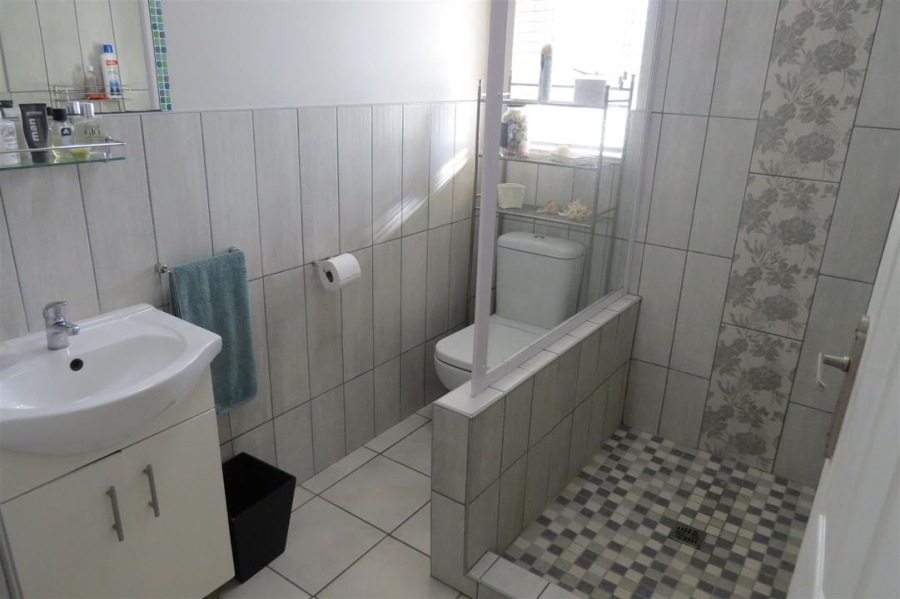 3 Bedroom Property for Sale in Stilbaai Wes Western Cape