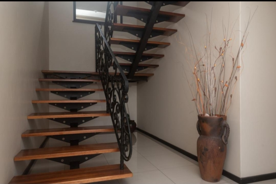 5 Bedroom Property for Sale in Stanger Manor KwaZulu-Natal