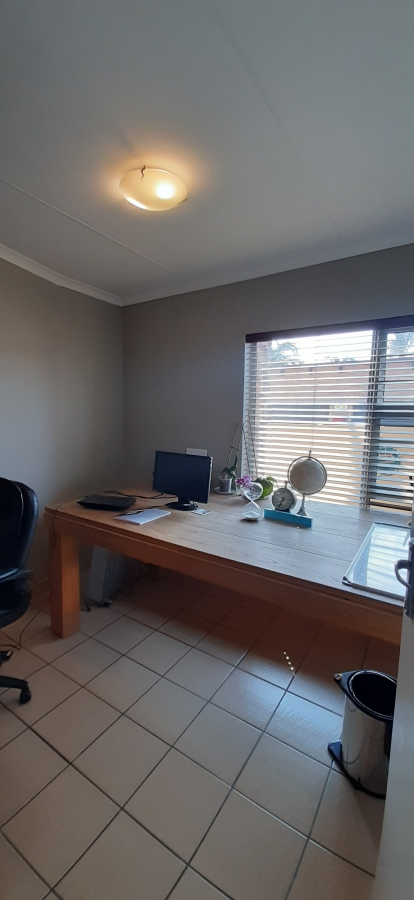 3 Bedroom Property for Sale in Glen Marais Gauteng