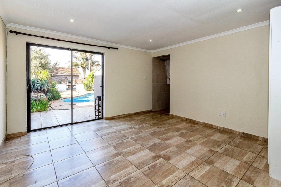 4 Bedroom Property for Sale in Bonaero Park Gauteng