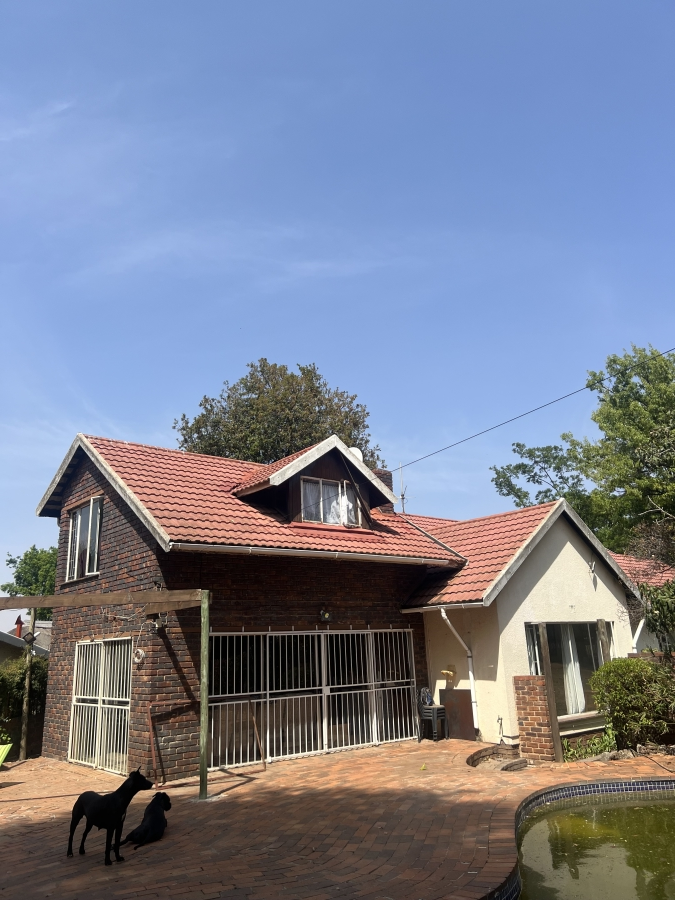 To Let  Bedroom Property for Rent in Helderkruin Gauteng