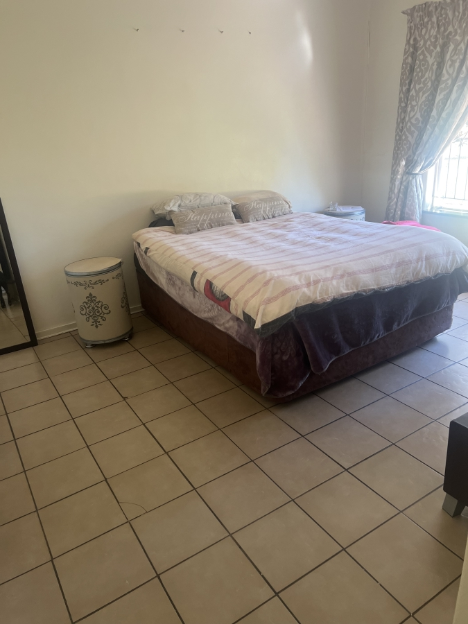 To Let  Bedroom Property for Rent in Helderkruin Gauteng