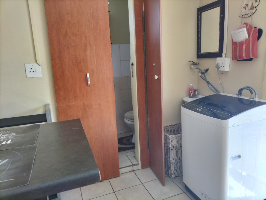 To Let 1 Bedroom Property for Rent in Valhalla Gauteng