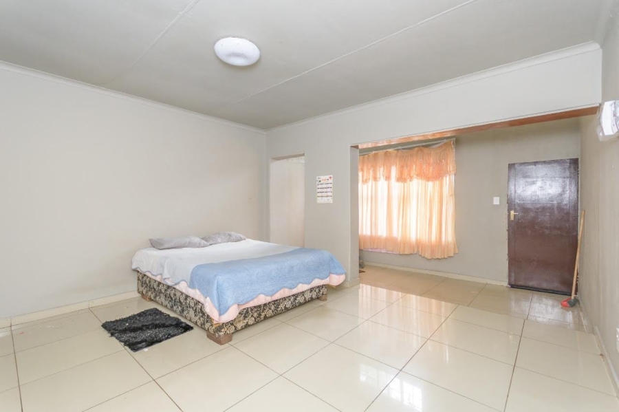 Room for rent in Kempton Park West Gauteng. Listed by PropertyCentral