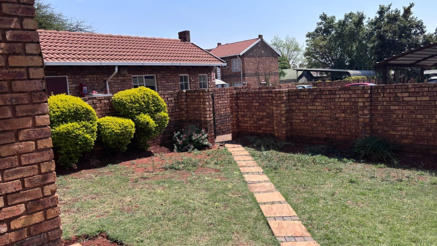 To Let 2 Bedroom Property for Rent in Clarina Gauteng