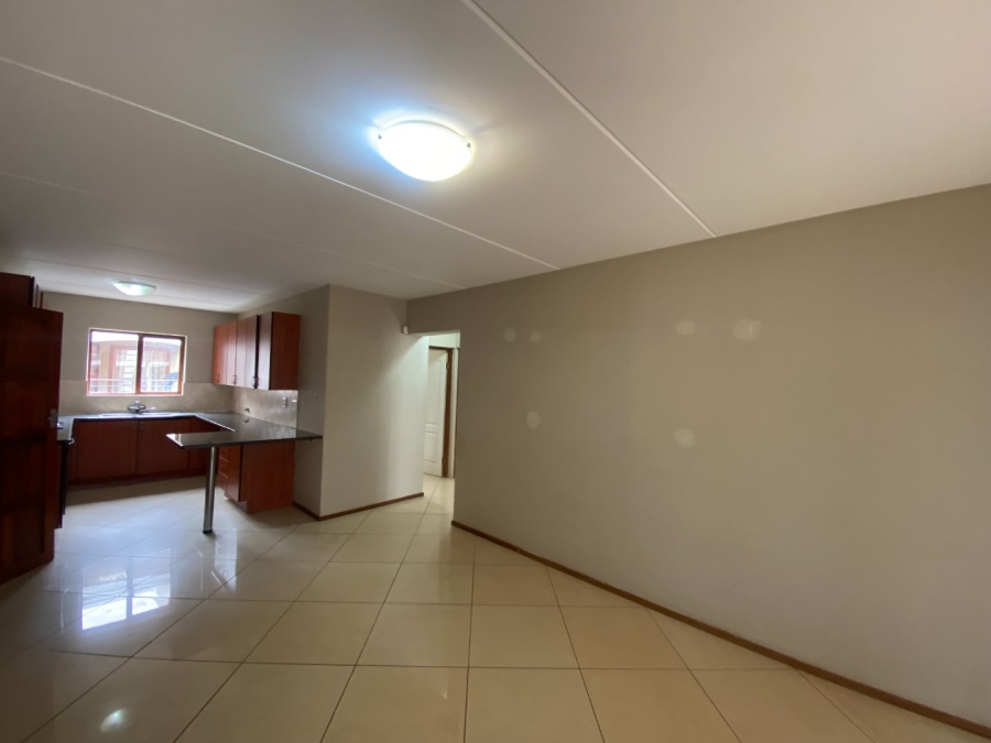 To Let 2 Bedroom Property for Rent in Little Falls Gauteng