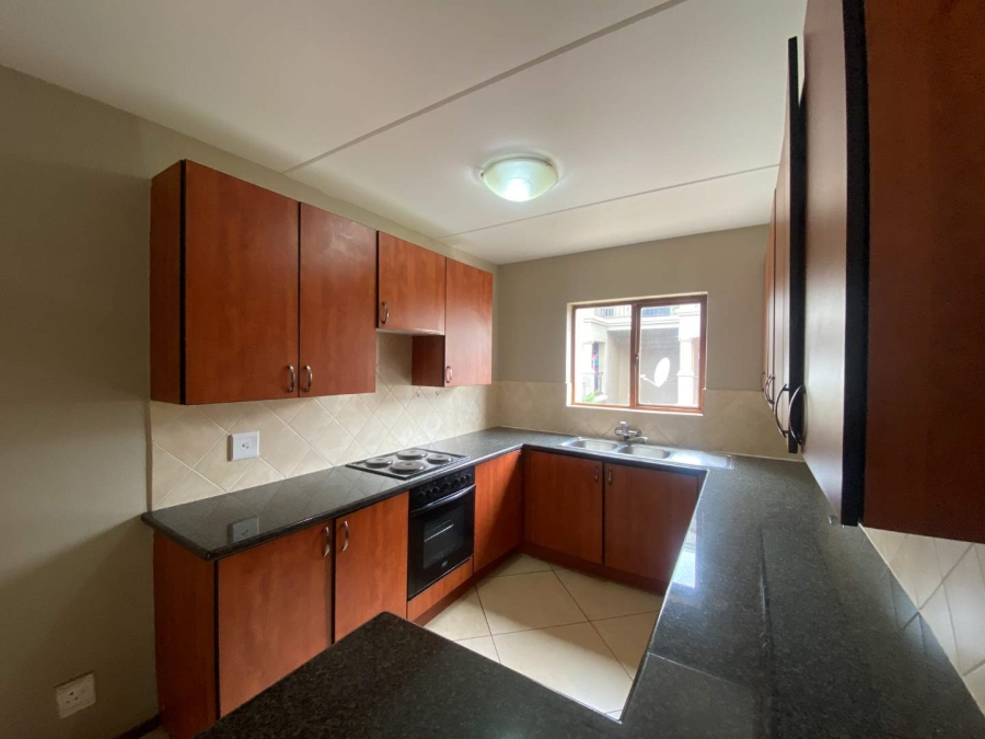 To Let 2 Bedroom Property for Rent in Little Falls Gauteng