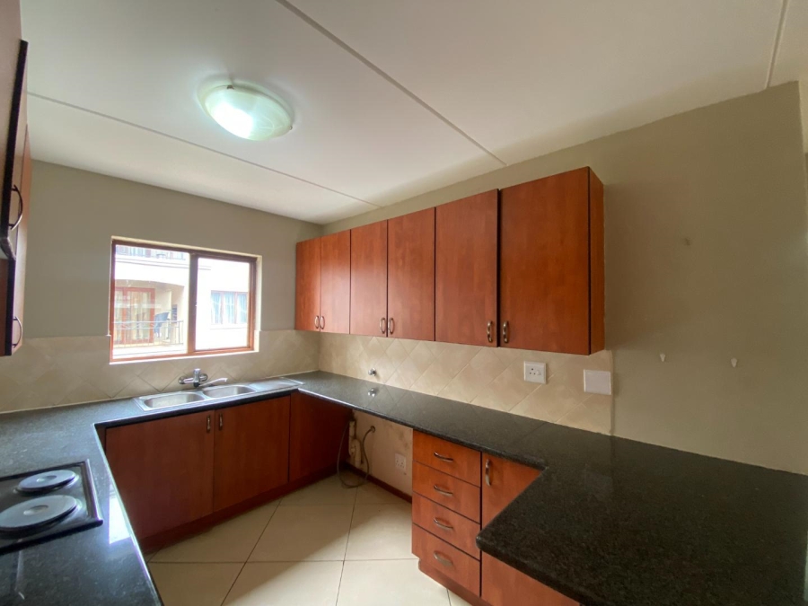 To Let 2 Bedroom Property for Rent in Little Falls Gauteng