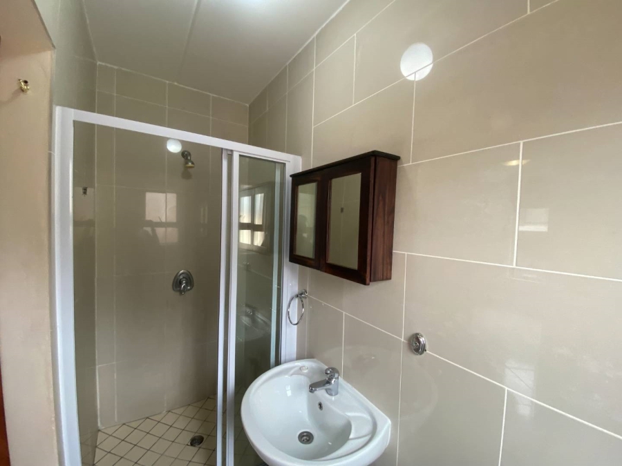 To Let 2 Bedroom Property for Rent in Little Falls Gauteng