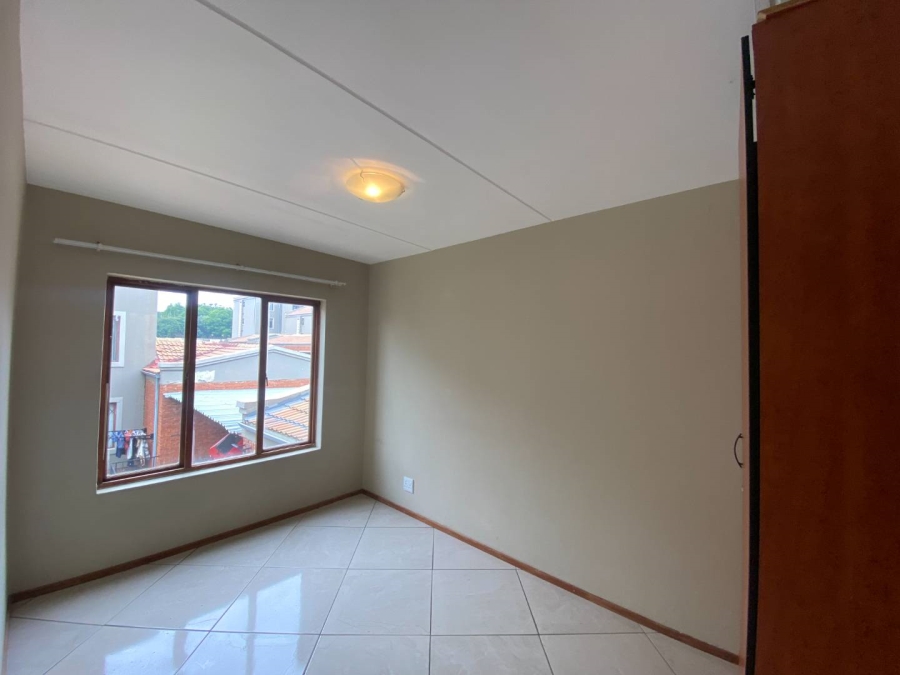 To Let 2 Bedroom Property for Rent in Little Falls Gauteng