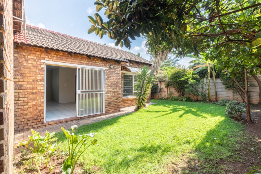 2 Bedroom Property for Sale in Wilgeheuwel Gauteng