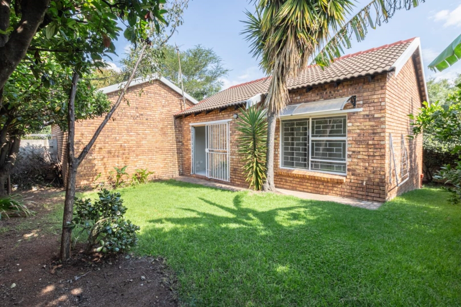 2 Bedroom Property for Sale in Wilgeheuwel Gauteng