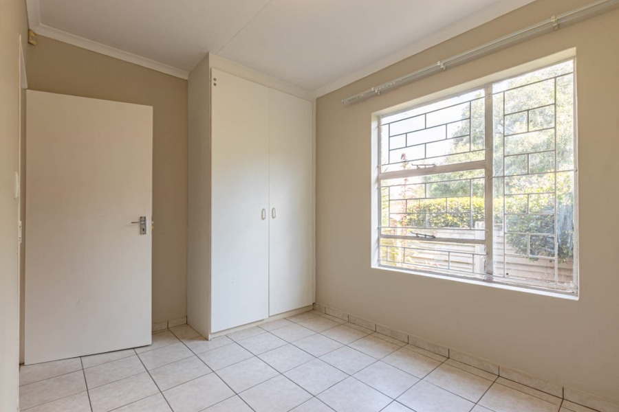 2 Bedroom Property for Sale in Wilgeheuwel Gauteng